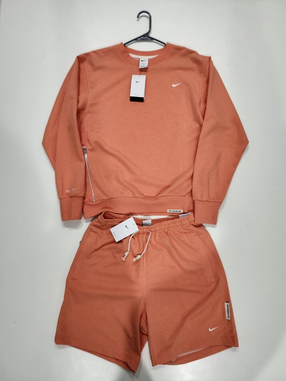 Nike Dri-FIT Standard Issue Crewneck Sweatshirt & Shorts SET Men's Size Medium